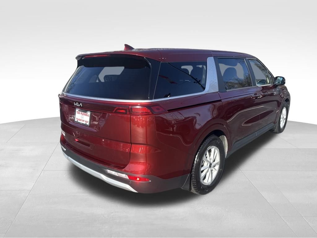 Used 2023 Kia Carnival LX image 5