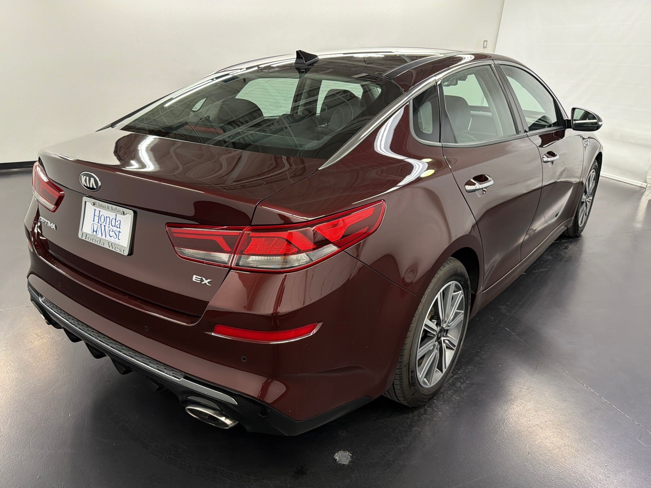 Used 2020 Kia Optima Premium FWD image 9
