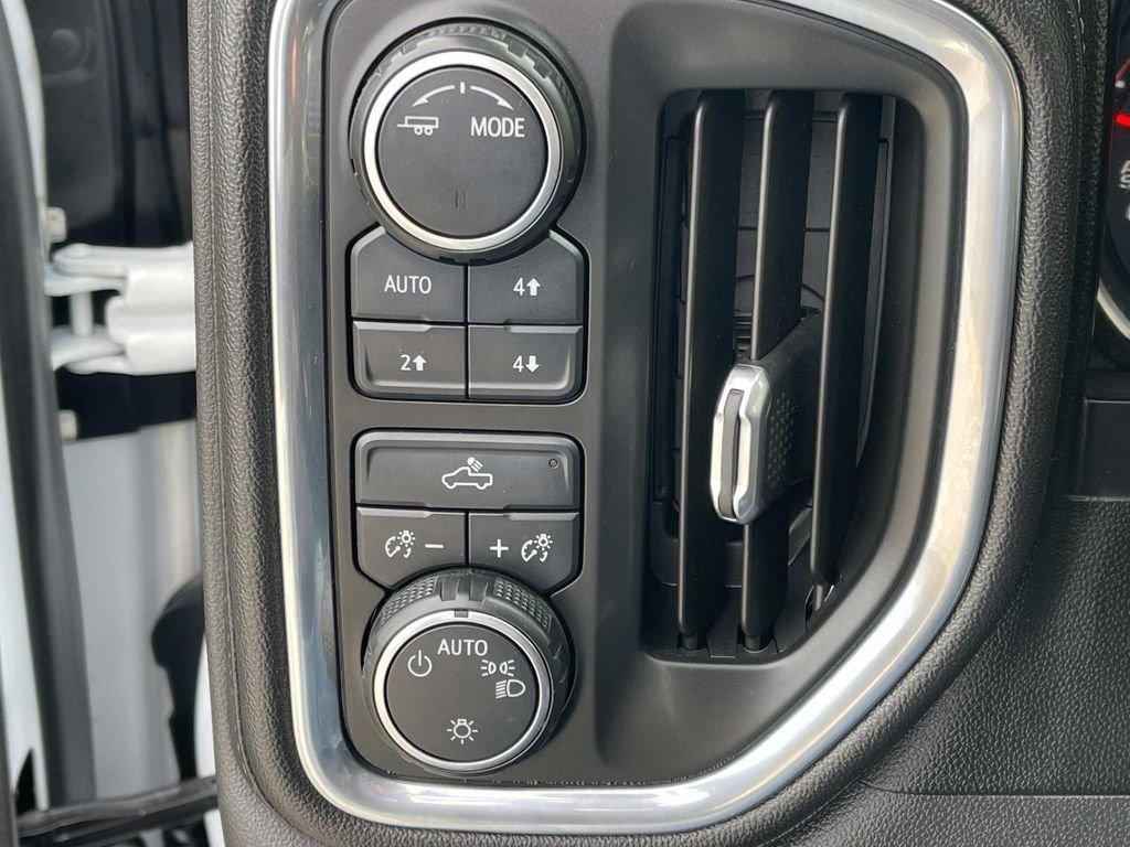 Used 2020 Chevrolet Silverado 1500 LT w/ All-Star Edition image 32