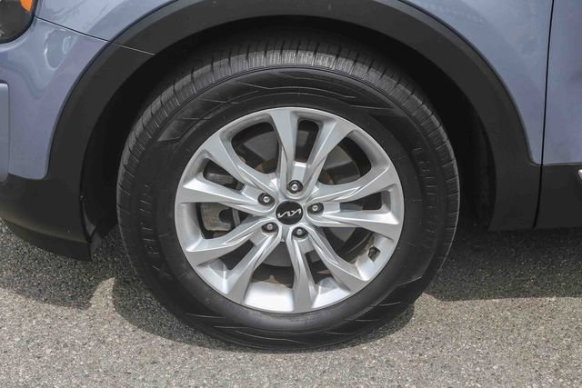 Used 2022 Kia Telluride LX image 10