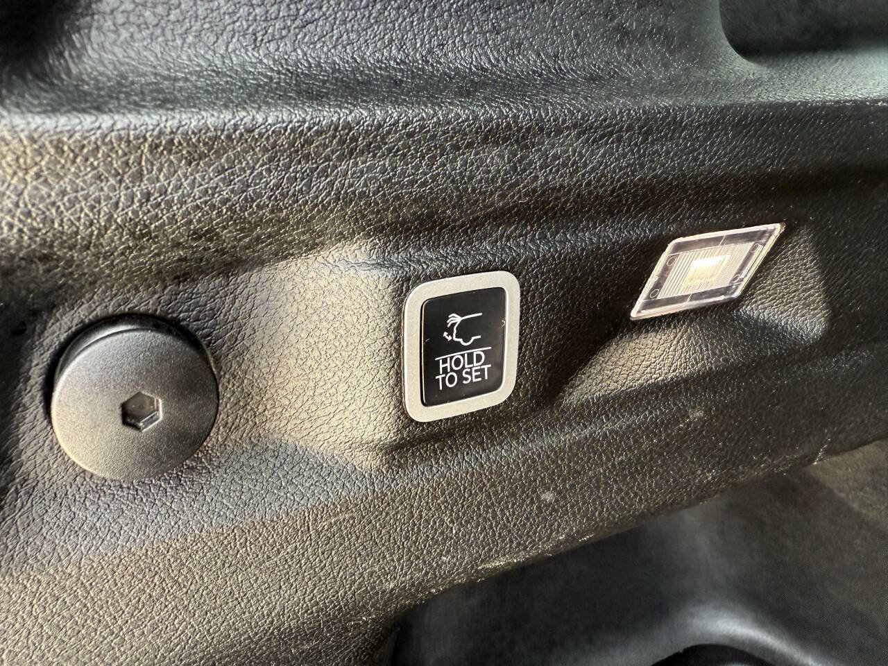 Used 2024 Jeep Grand Cherokee L Laredo image 15