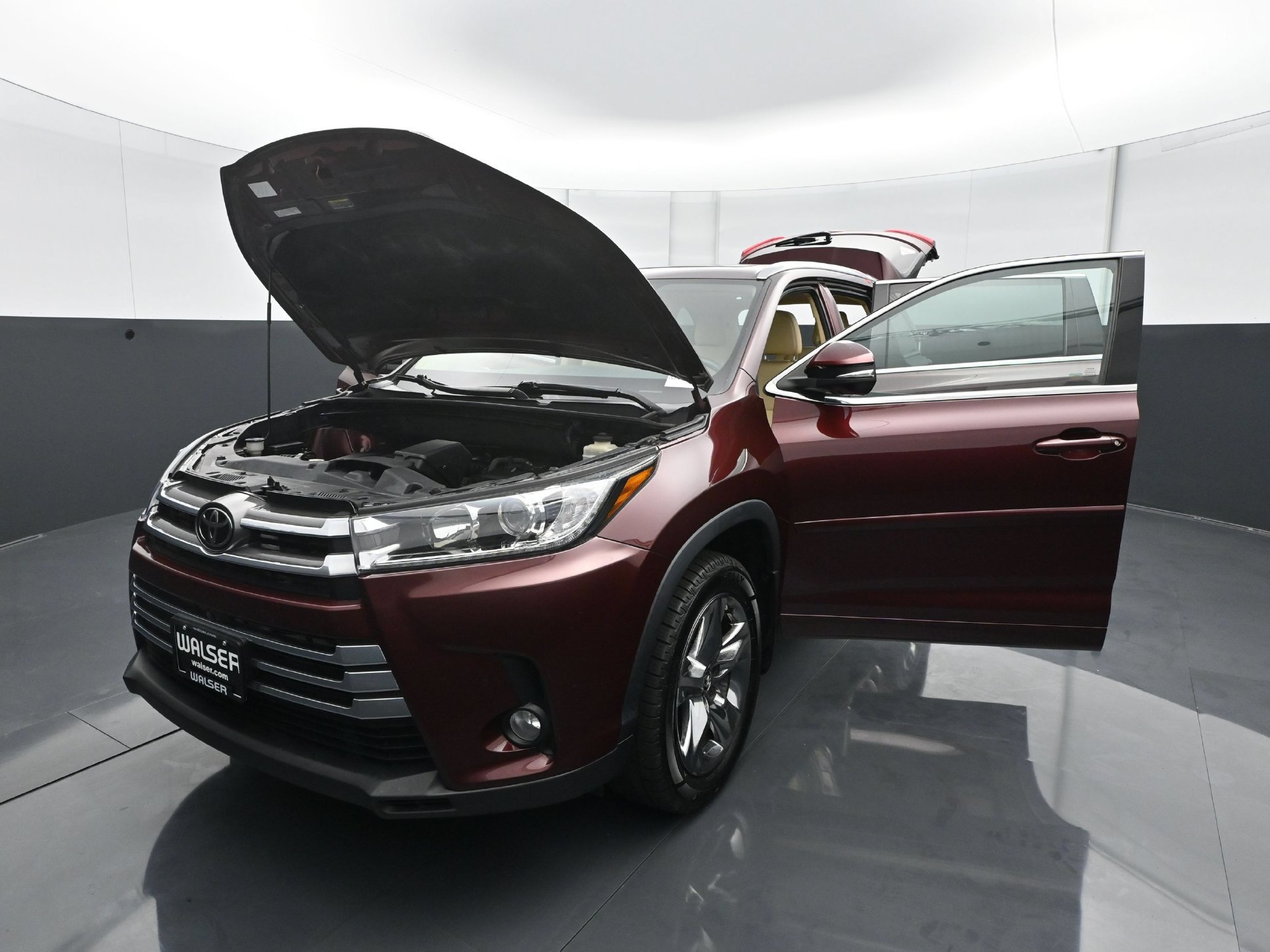 Used 2018 Toyota Highlander Limited Platinum w/ Carpet Mat Package (TMS) AWD/4WD image 26
