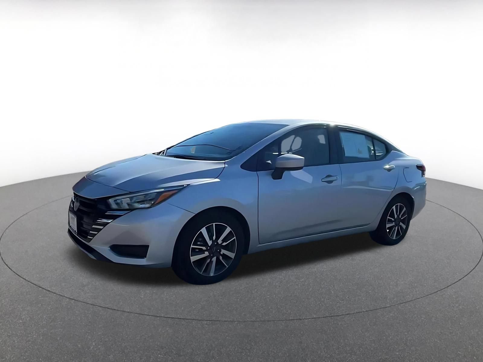 Used 2025 Nissan Versa SV FWD image 6