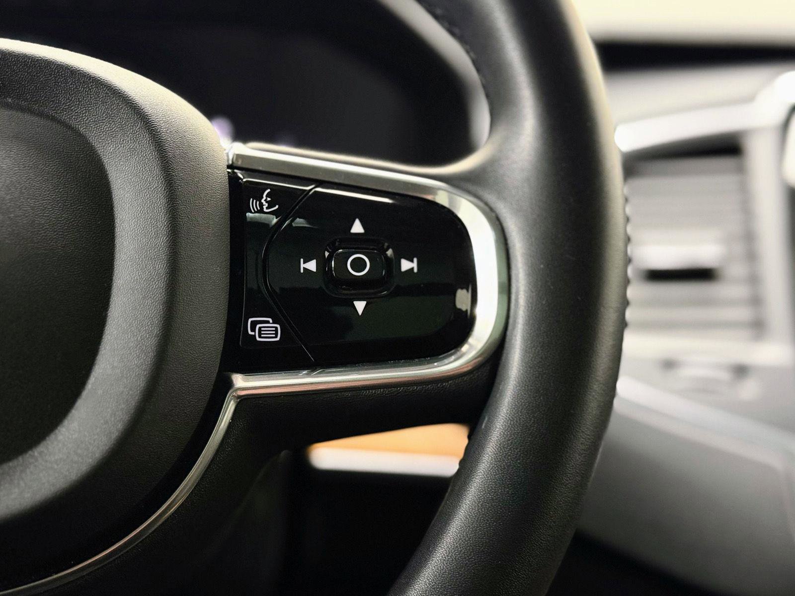 Used 2023 Volvo XC90 T8 Core w/ Climate Package image 20