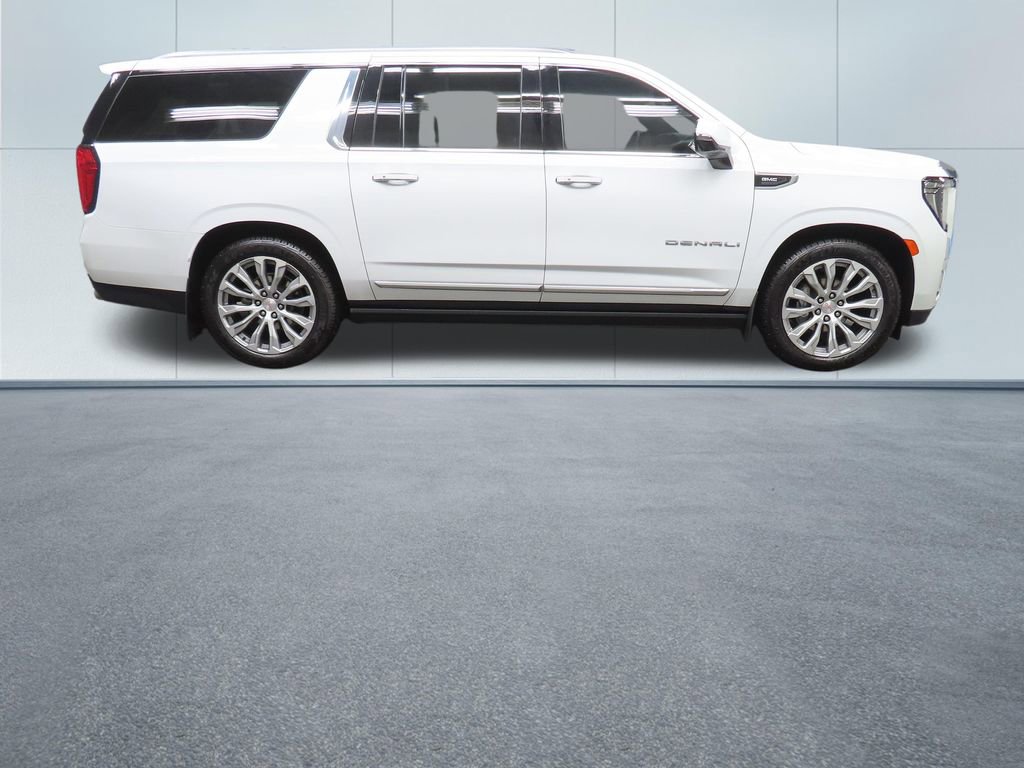 Used 2023 GMC Yukon XL Denali w/ Max Trailering Package AWD/4WD image 2
