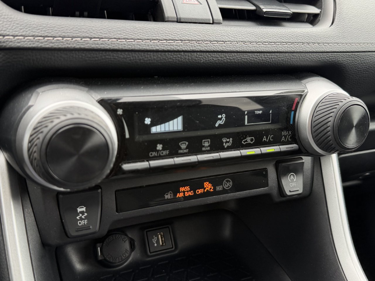 Used 2025 Toyota RAV4 LE FWD image 19