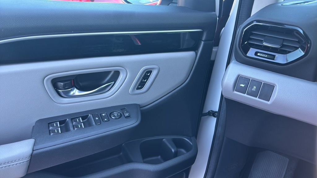 Used 2024 Honda Pilot Touring image 16