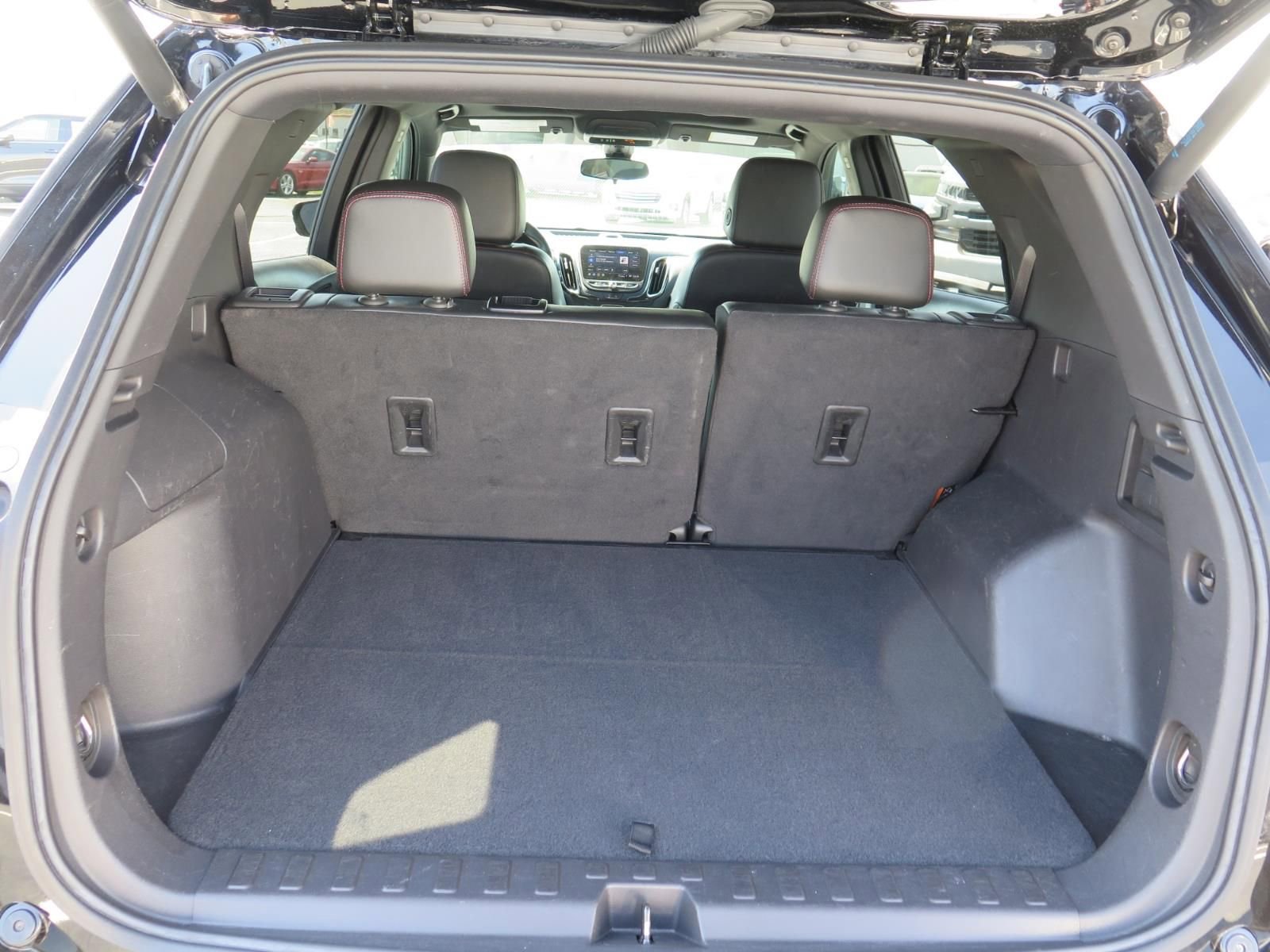 Used 2024 Chevrolet Equinox RS w/ RS Leather Package image 17