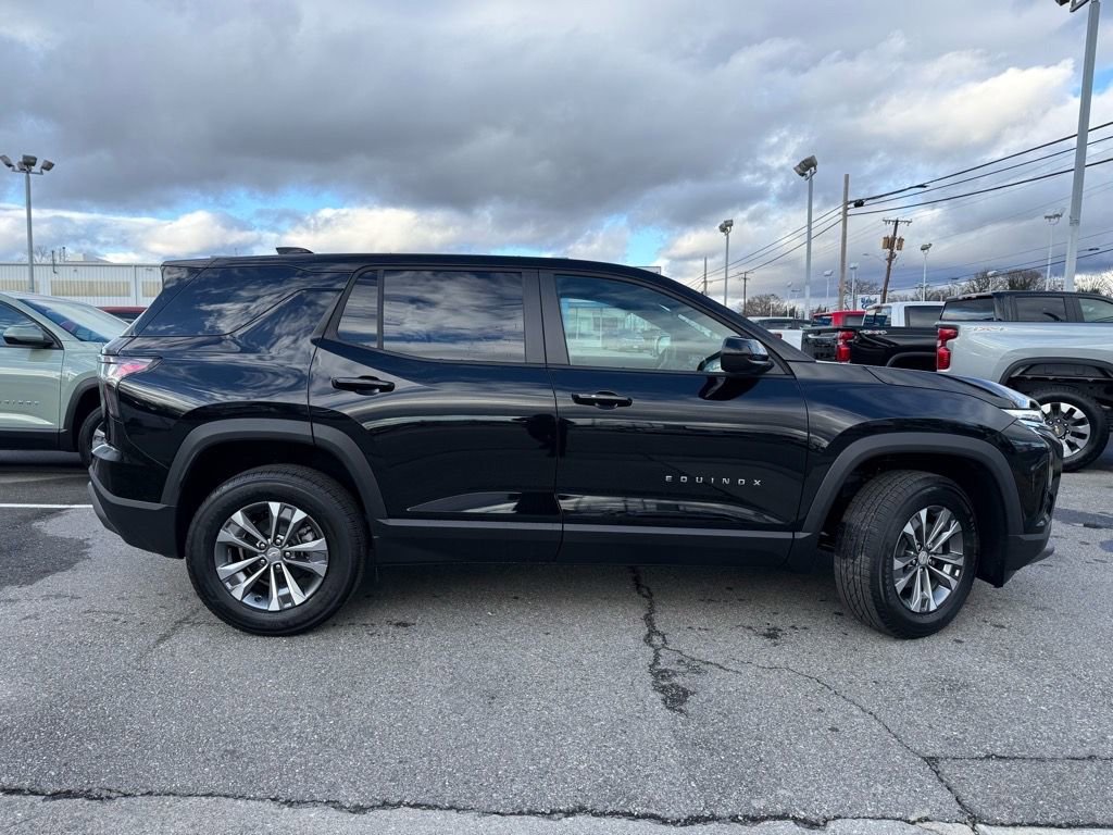 New 2026 Chevrolet Equinox LT image 3