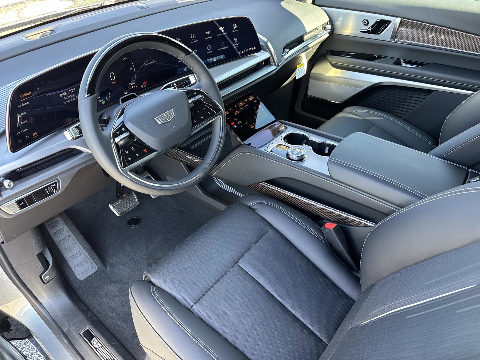 New 2026 Cadillac Vistiq Sport w/ LPO, Floor Liner Package image 21