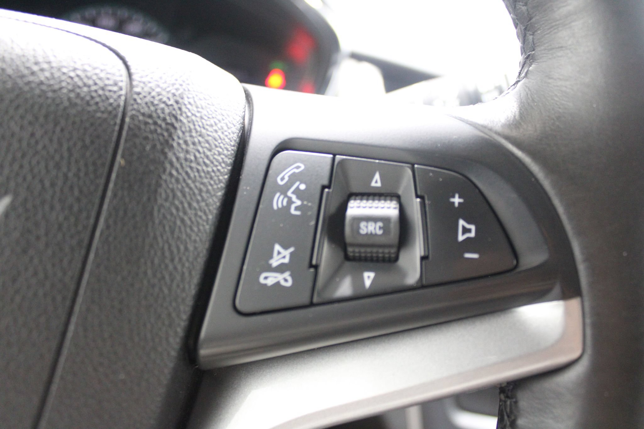 Used 2017 Chevrolet Trax LT w/ LT Convenience Package FWD image 33