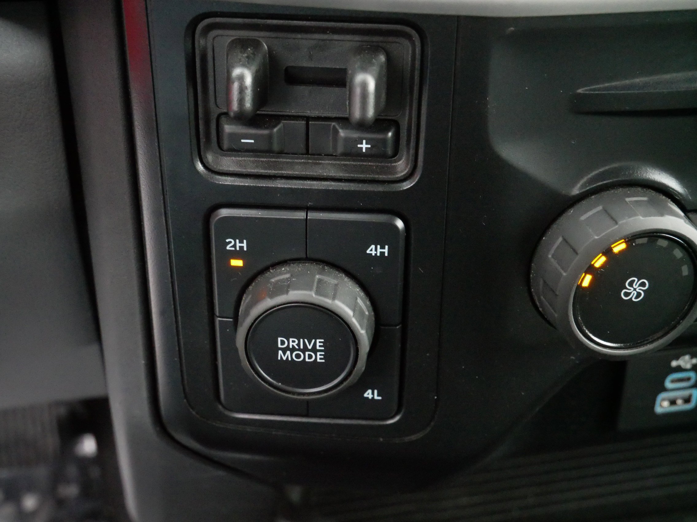 Used 2024 Ford F250 XLT image 29