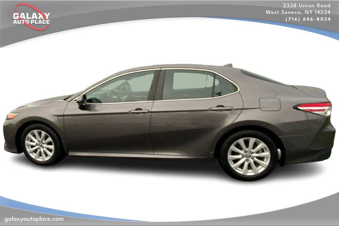 Used 2020 Toyota Camry LE FWD image 8
