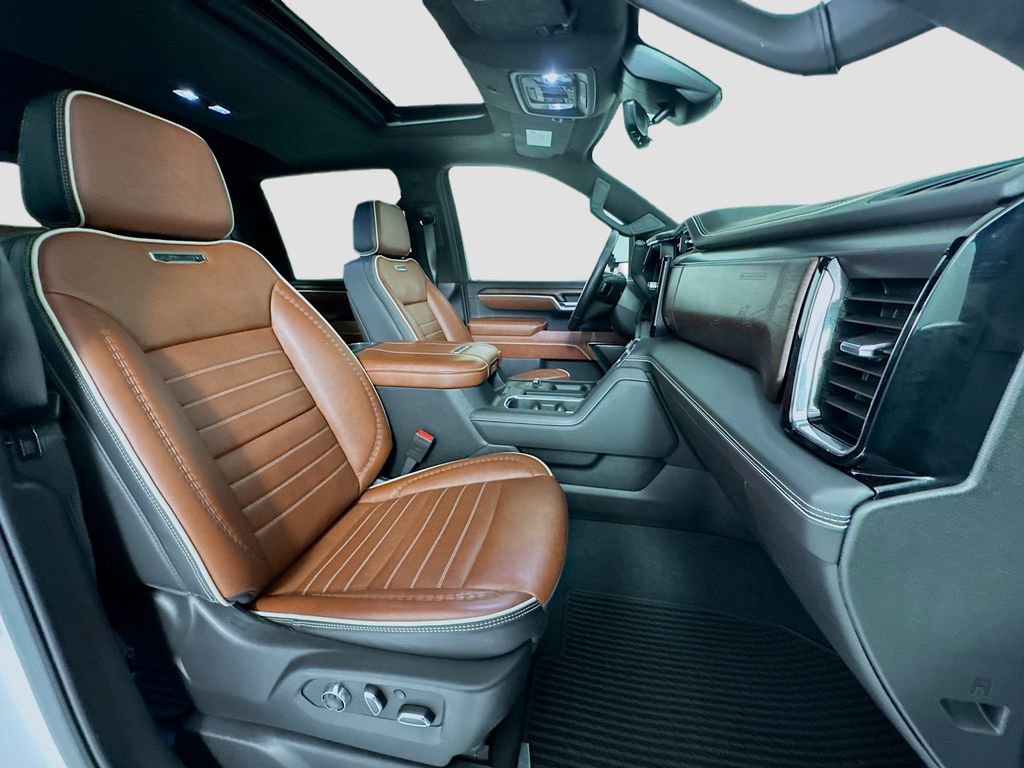 Used 2024 GMC Sierra 3500 Denali Ultimate image 30