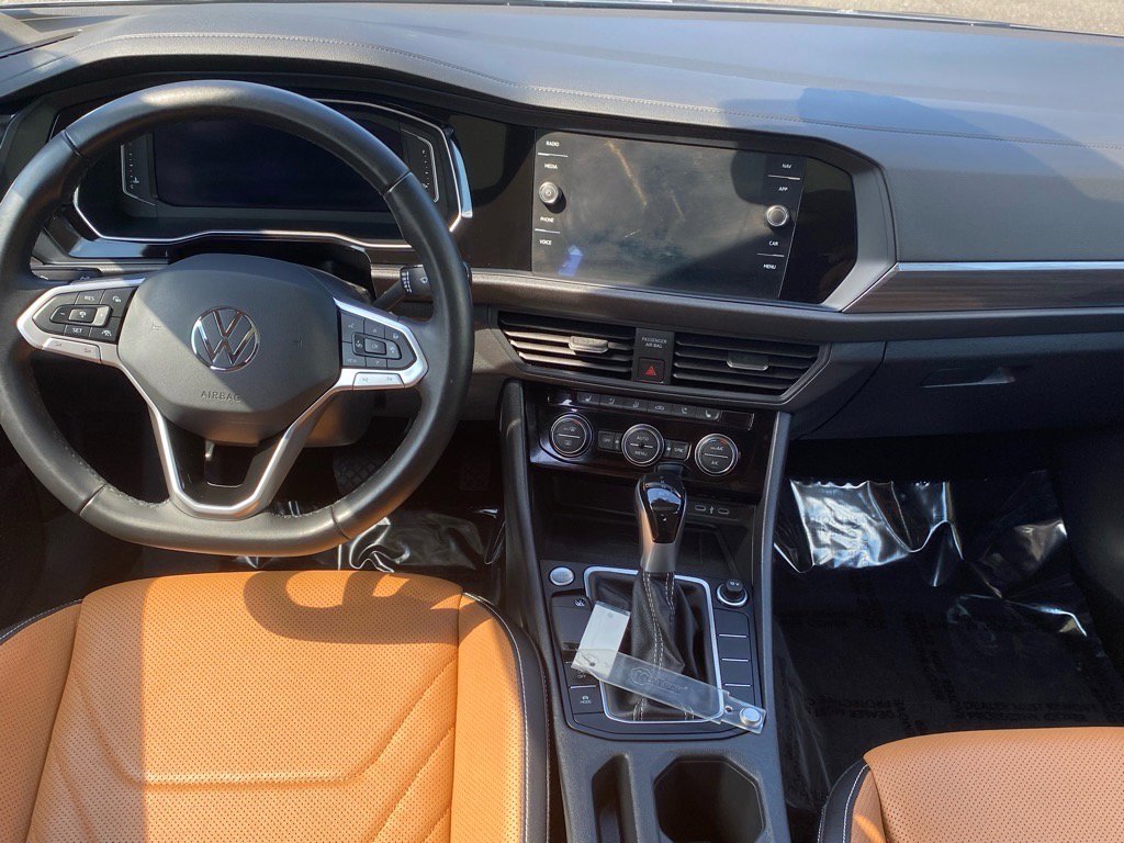 Certified 2024 Volkswagen Jetta SEL image 7