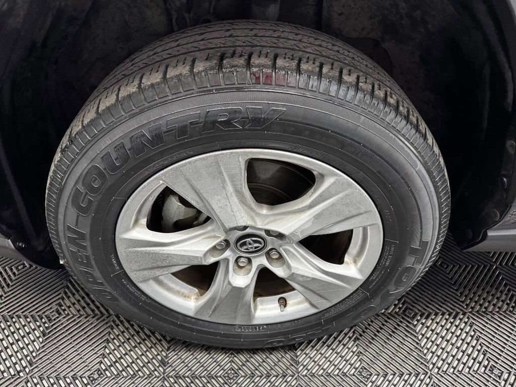 Used 2019 Toyota RAV4 XLE image 21