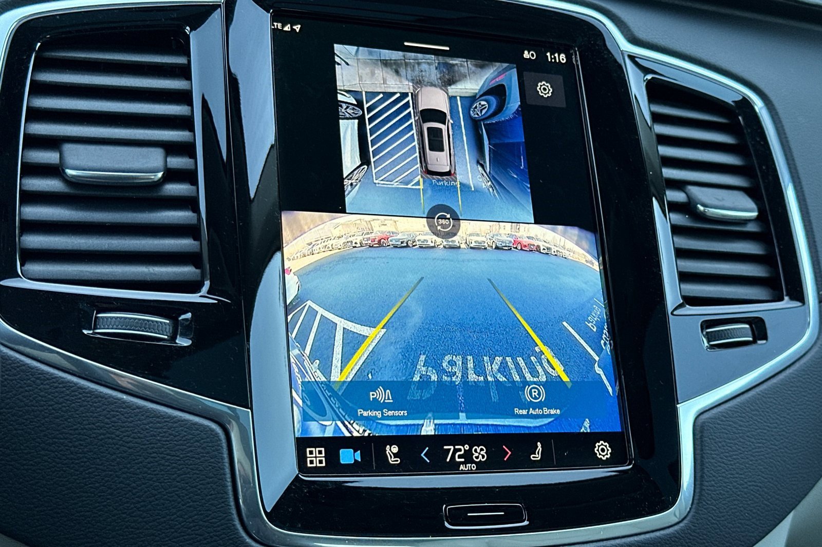 Used 2025 Volvo XC90 B6 Ultra image 24