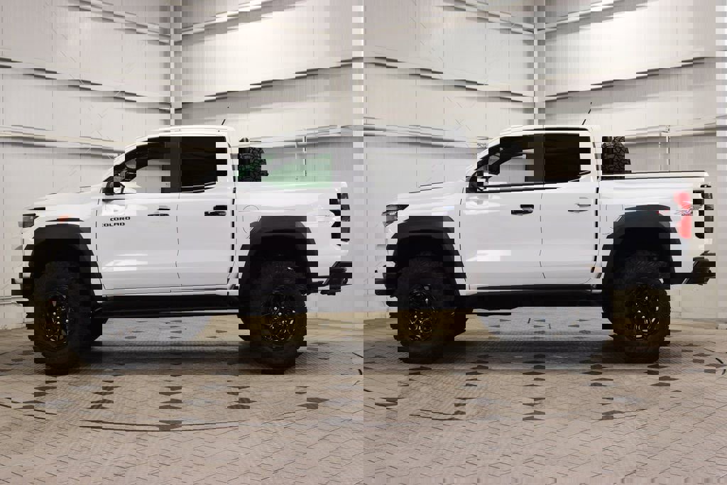 New 2026 Chevrolet Colorado ZR2 w/ ZR2 Bison Edition image 4