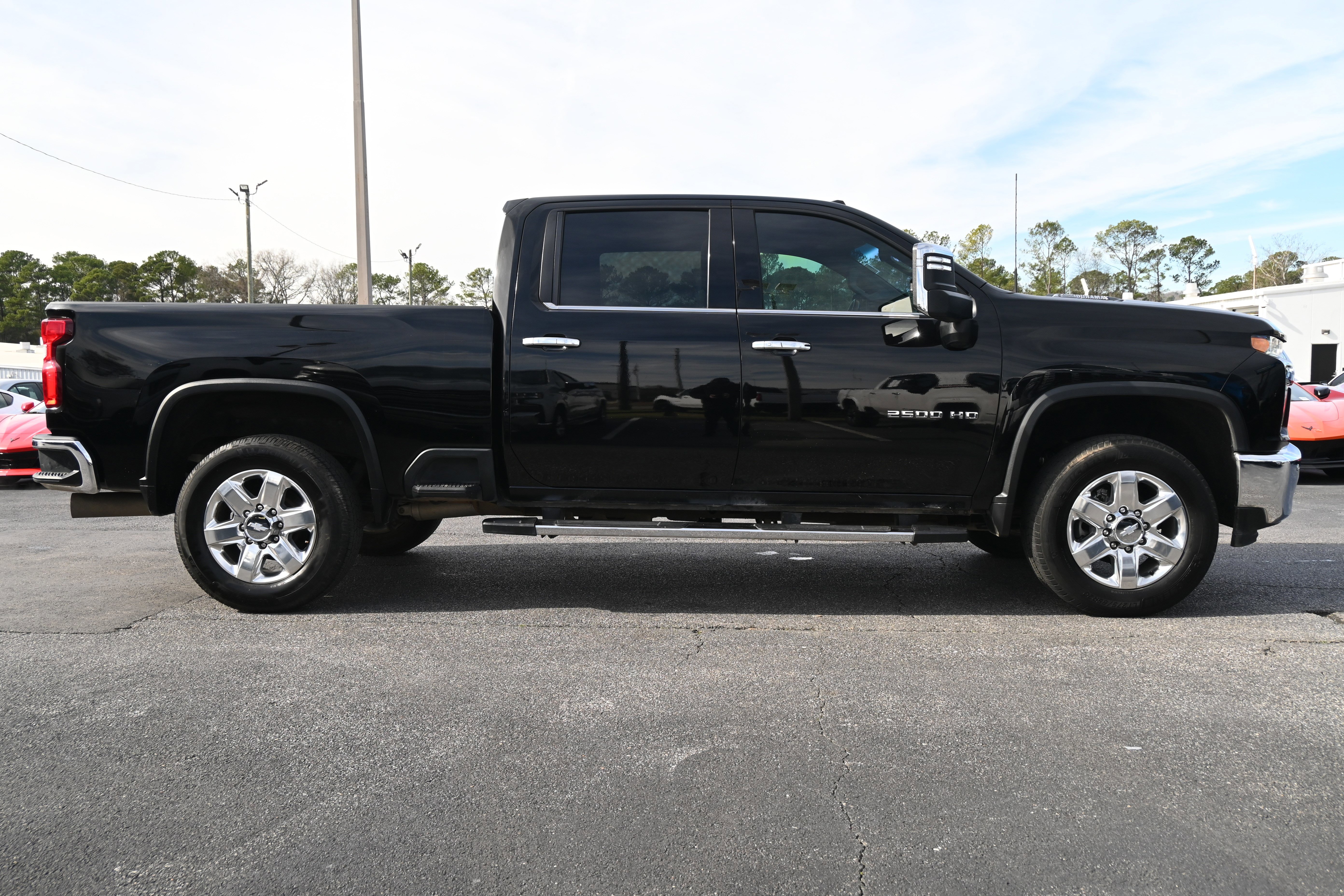 Used 2022 Chevrolet Silverado 2500 LTZ w/ LTZ Plus Package image 11