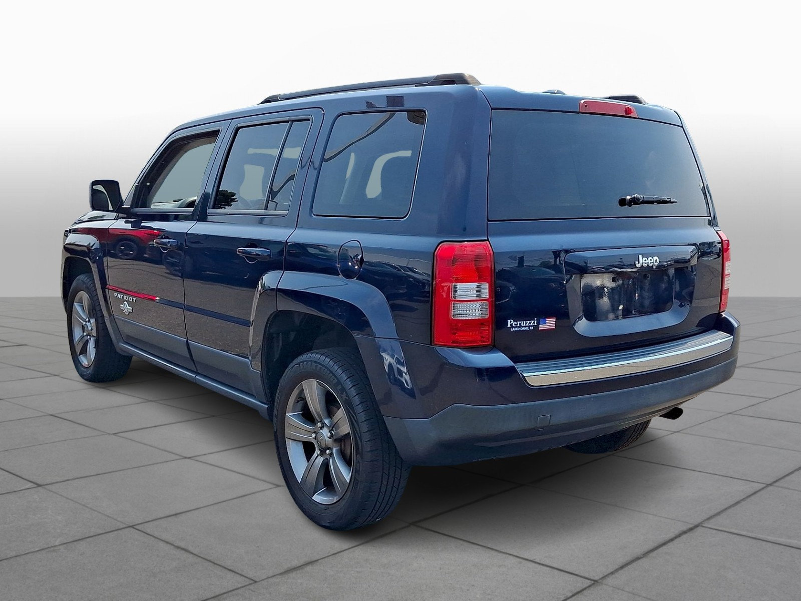 Used 2014 Jeep Patriot Latitude w/ Freedom Edition Package FWD image 5
