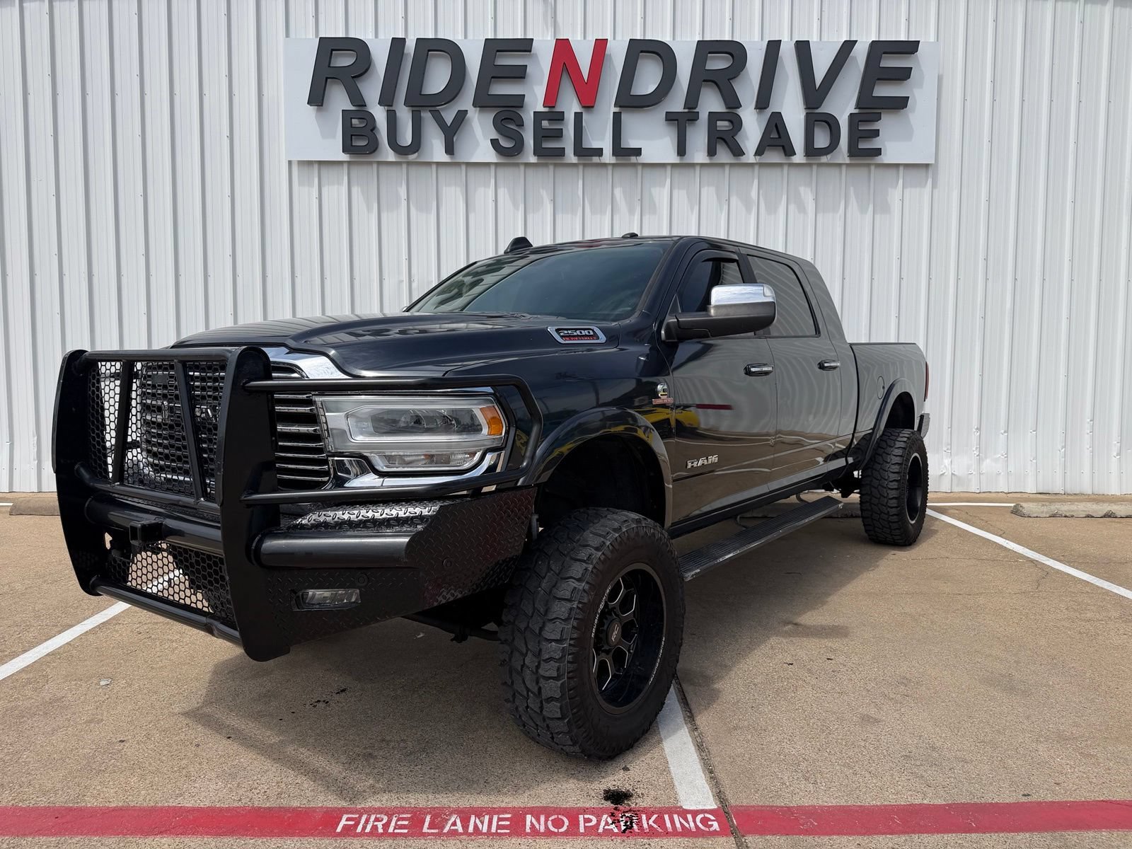 Used 2019 RAM 2500 Laramie AWD/4WD image 1