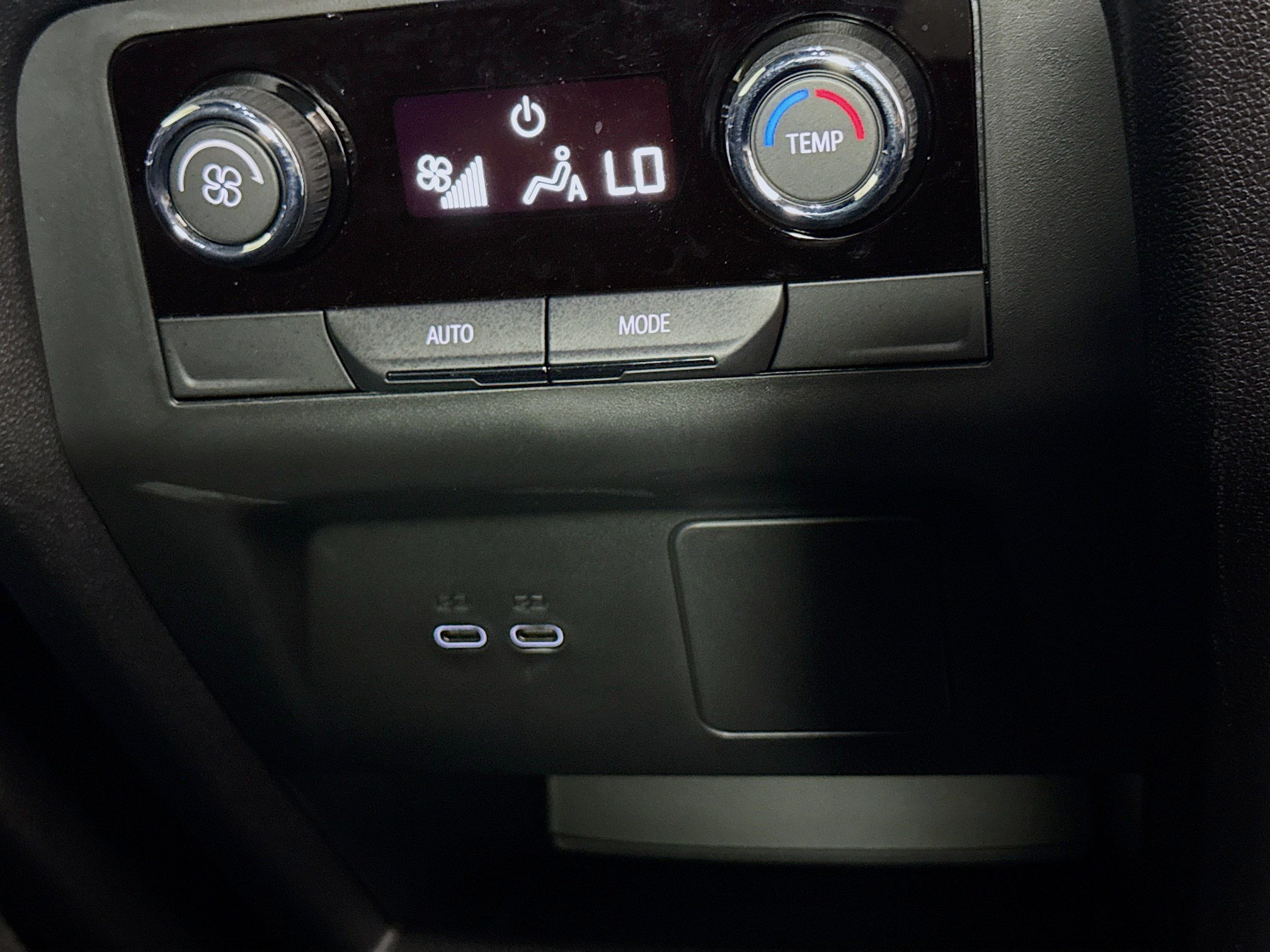 Used 2026 Chevrolet Traverse LT FWD image 42
