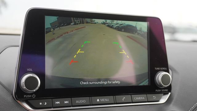 Used 2023 Nissan Sentra SV image 21