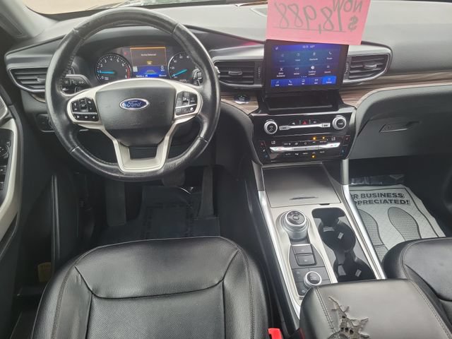 Used 2021 Ford Explorer Limited w/ Equipment Group 301A AWD/4WD image 27