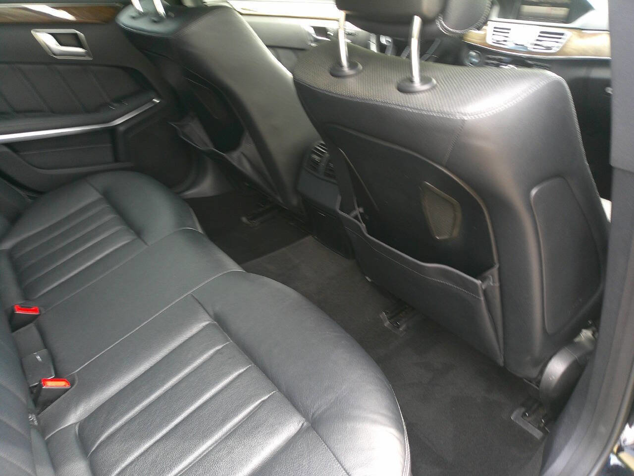 Used 2014 Mercedes-Benz E 550 4MATIC Sedan w/ Premium 1 Package image 19