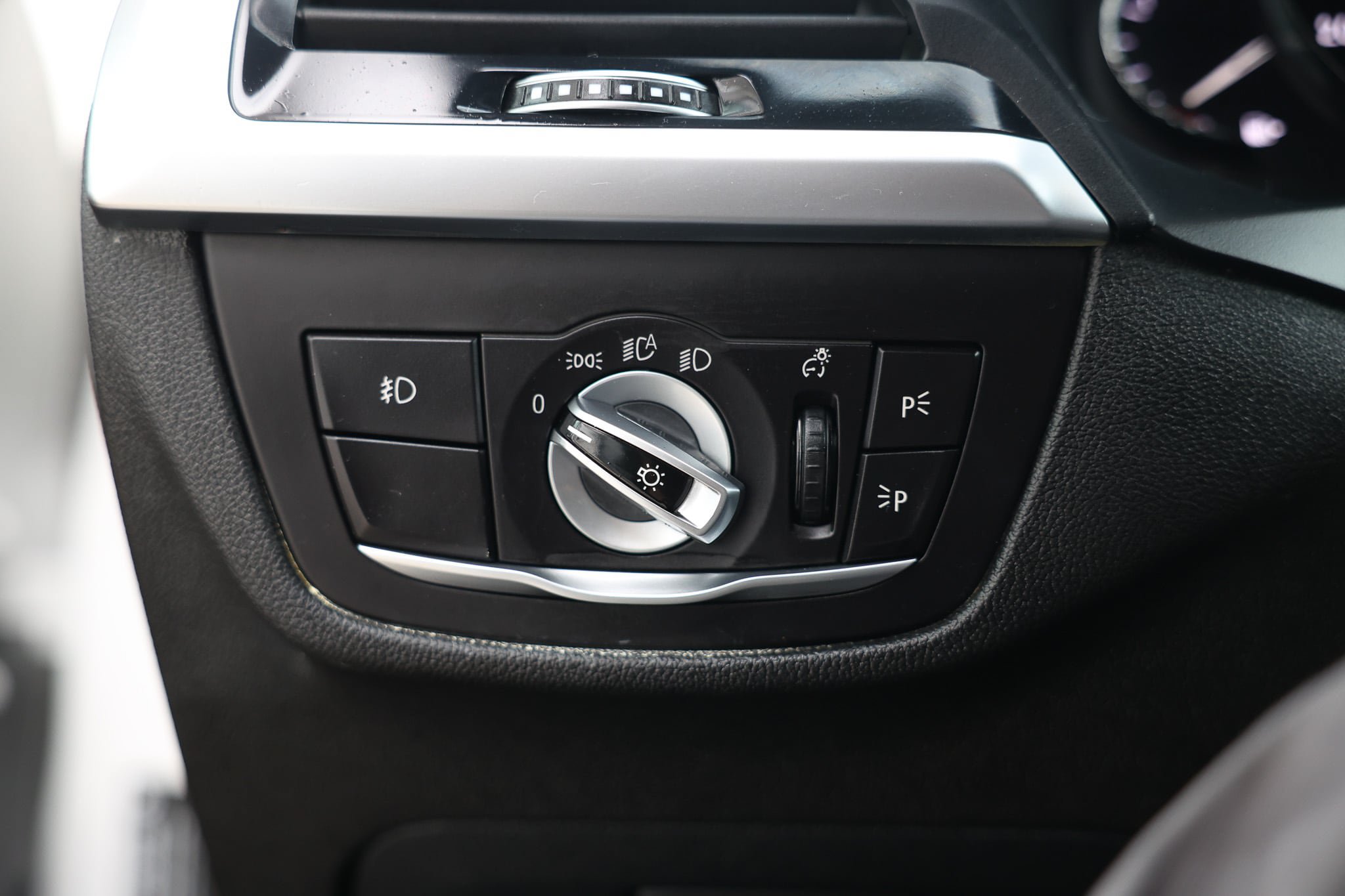 Used 2019 BMW X3 sDrive30i w/ Convenience Package RWD image 48