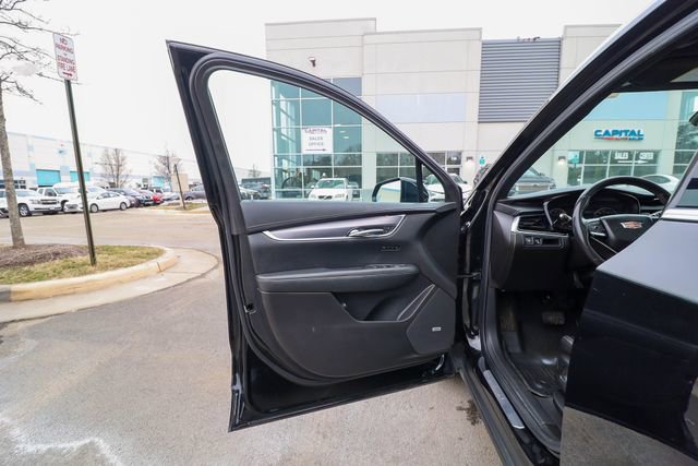 Used 2023 Cadillac XT6 Luxury image 32