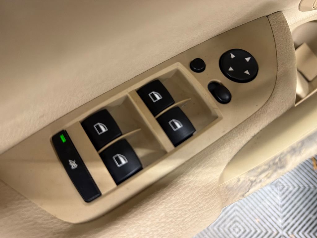 Used 2015 BMW X1 sDrive28i image 15