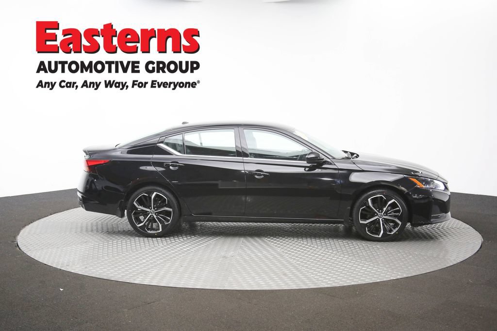 Used 2025 Nissan Altima 2.5 SR FWD image 41