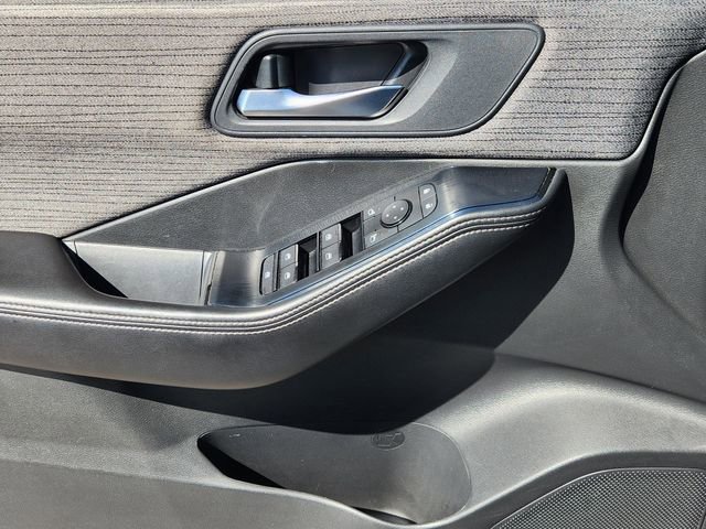 Used 2023 Nissan Rogue SV image 24