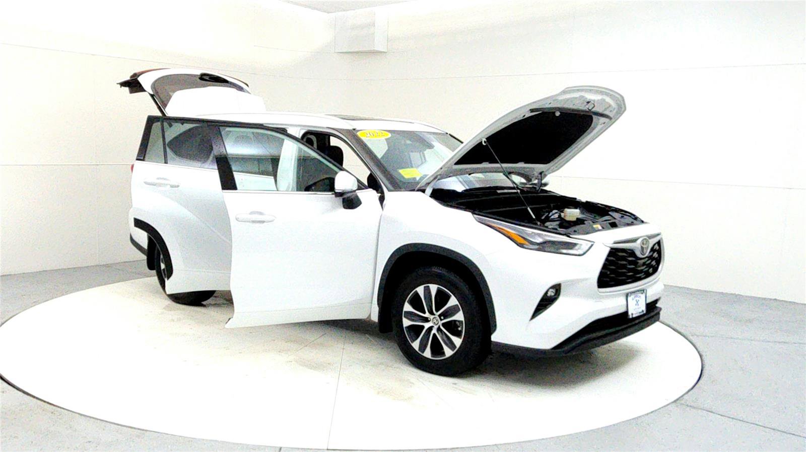 Certified 2022 Toyota Highlander XLE image 12