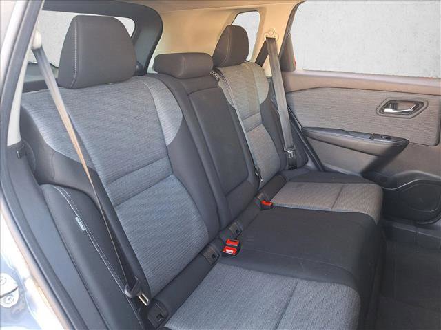 Used 2023 Nissan Rogue SV image 16