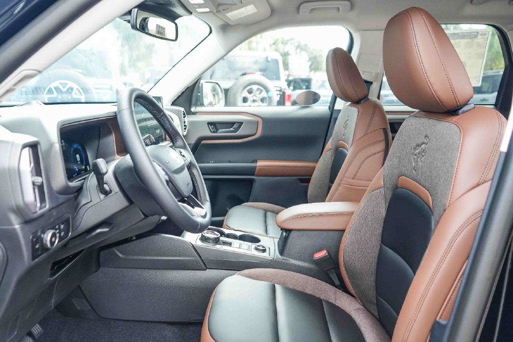 New 2025 Ford Bronco Sport Outer Banks w/ Outer Banks Tech Package+ AWD/4WD image 18