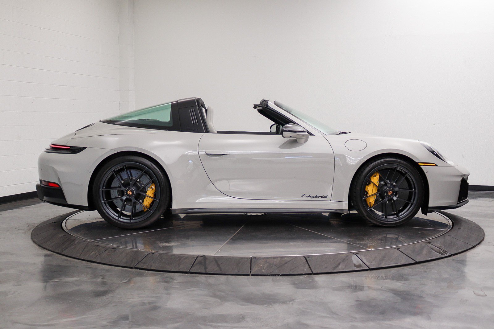 Used 2026 Porsche 911 Targa 4 GTS AWD/4WD image 11