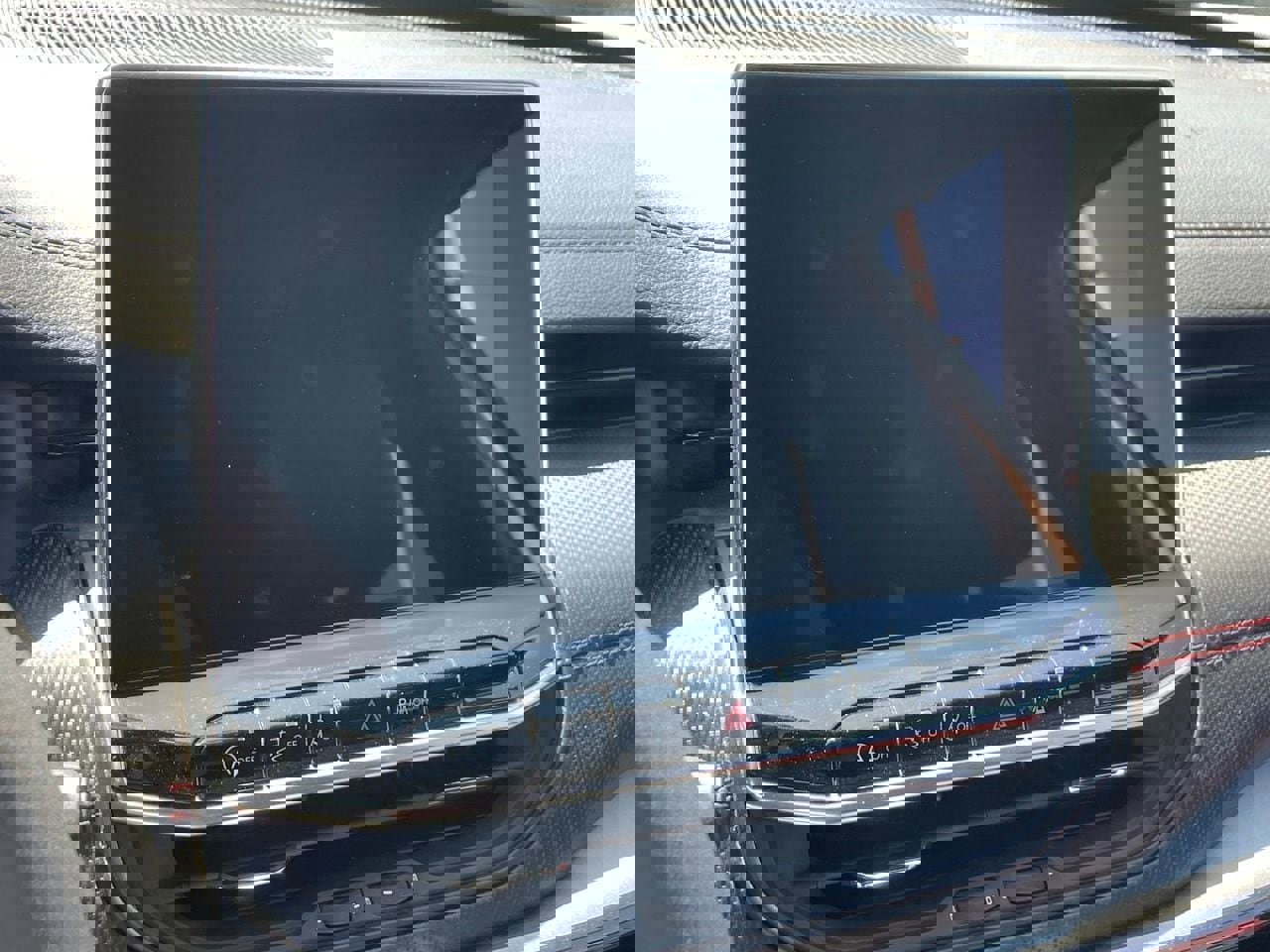 Used 2025 Jeep Compass Trailhawk image 6