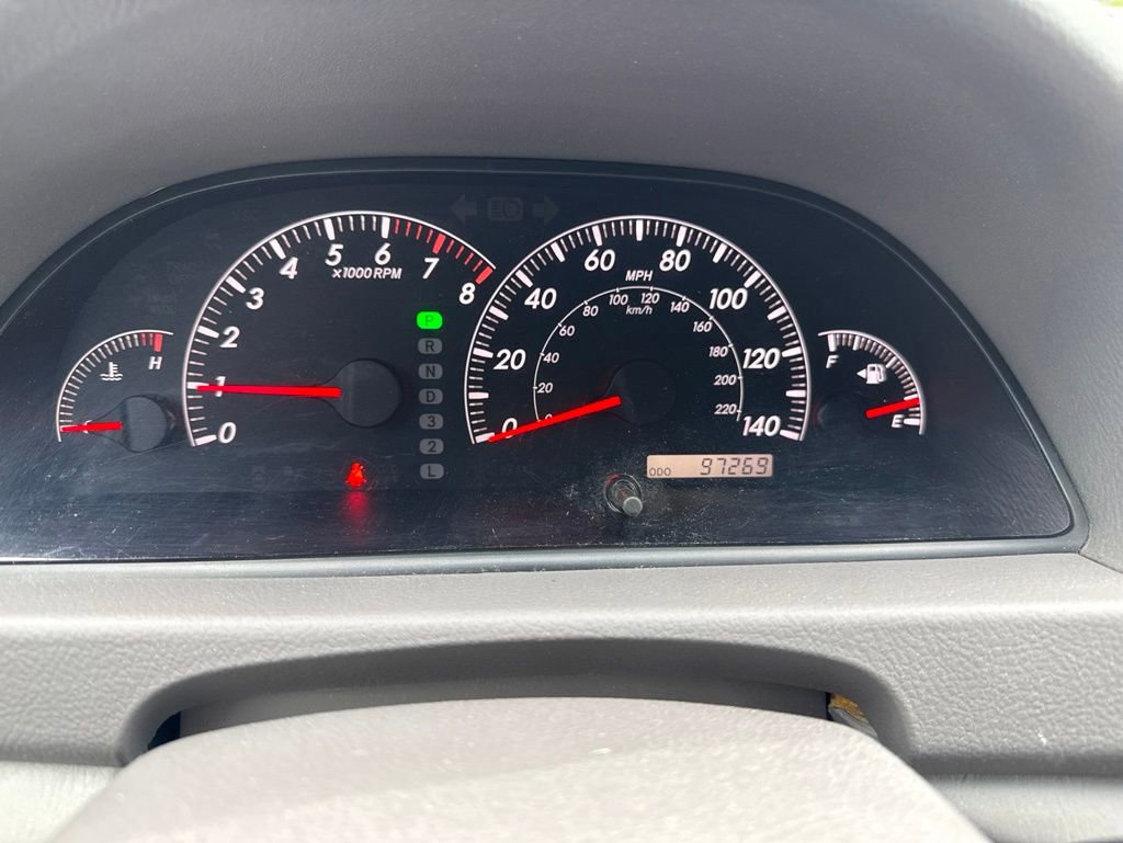Used 2005 Toyota Camry LE FWD image 11