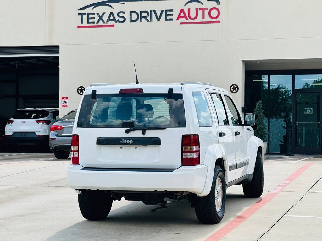Used 2011 Jeep Liberty Sport RWD image 10