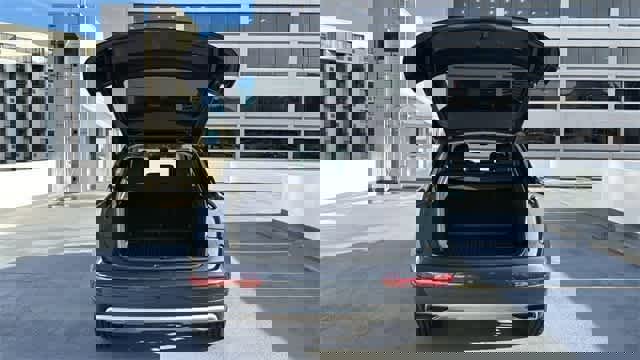 Used 2019 Audi Q5 Prestige w/ Prestige Package image 8