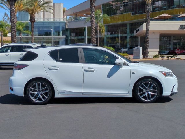 Used 2015 Lexus CT 200h w/ F Sport w/Nuluxe Interior FWD image 4