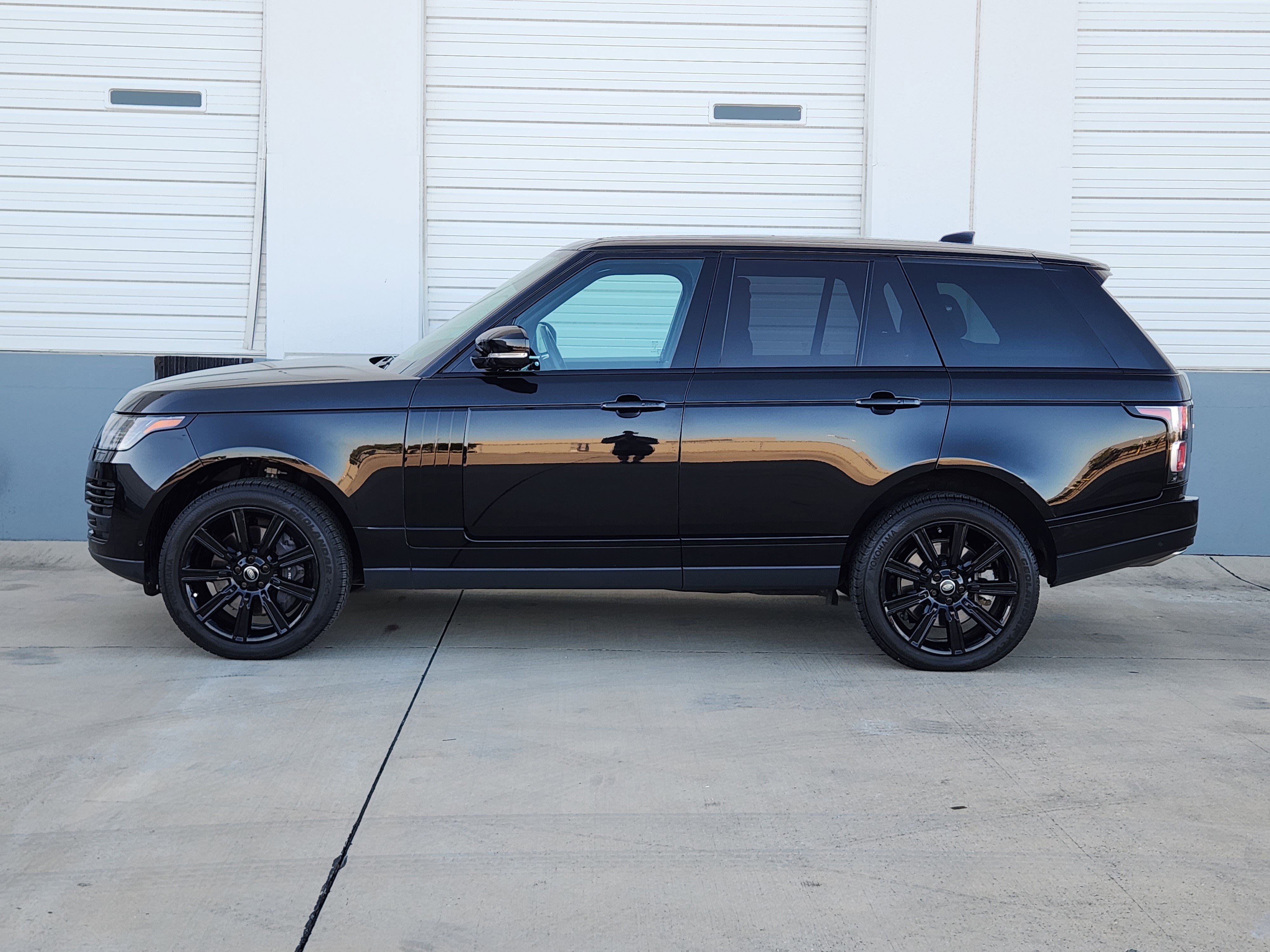 Used 2021 Land Rover Range Rover Westminster Edition image 3