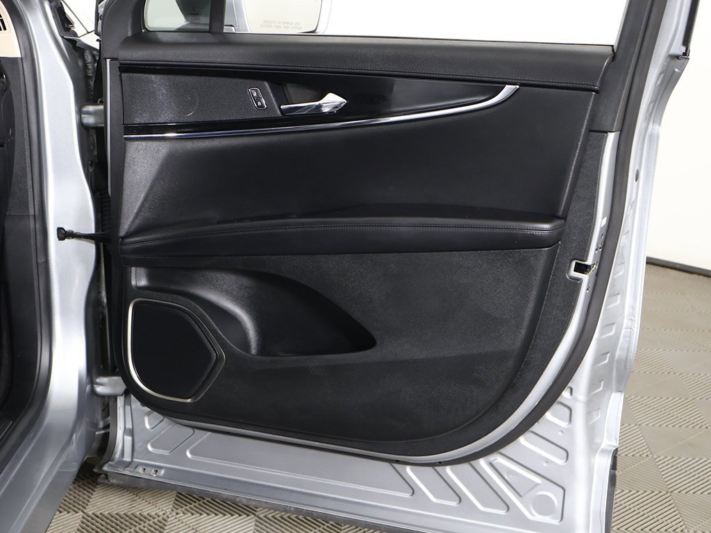 Used 2023 Lincoln Nautilus Reserve image 27