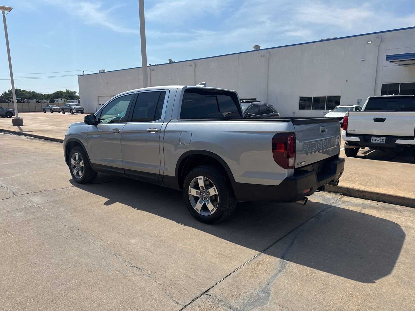 Used 2025 Honda Ridgeline RTL image 3