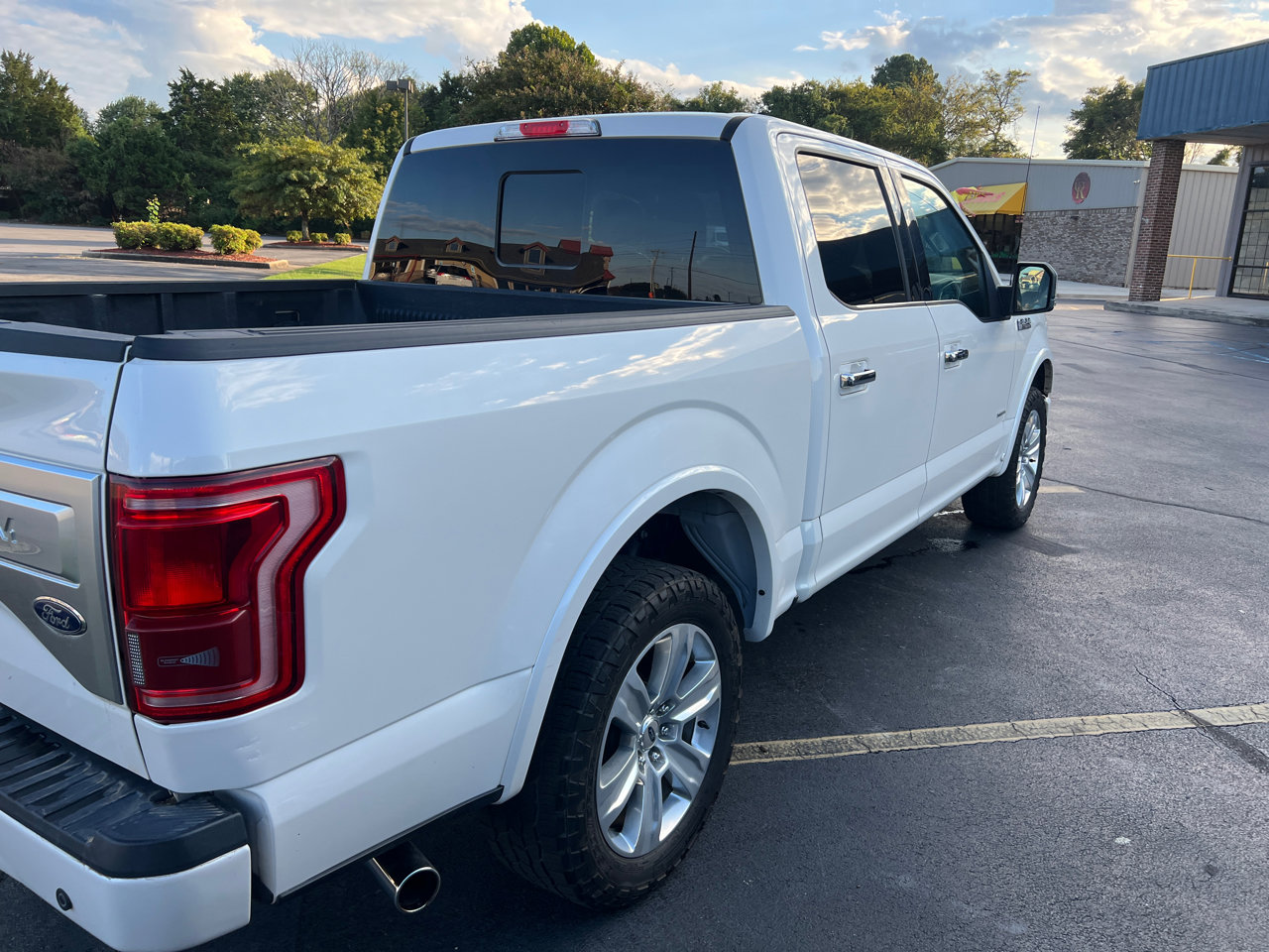 Used 2016 Ford F150 Platinum w/ Equipment Group 701A Luxury image 4