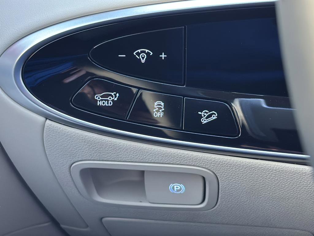 Used 2026 Genesis GV70 2.5T Select image 34