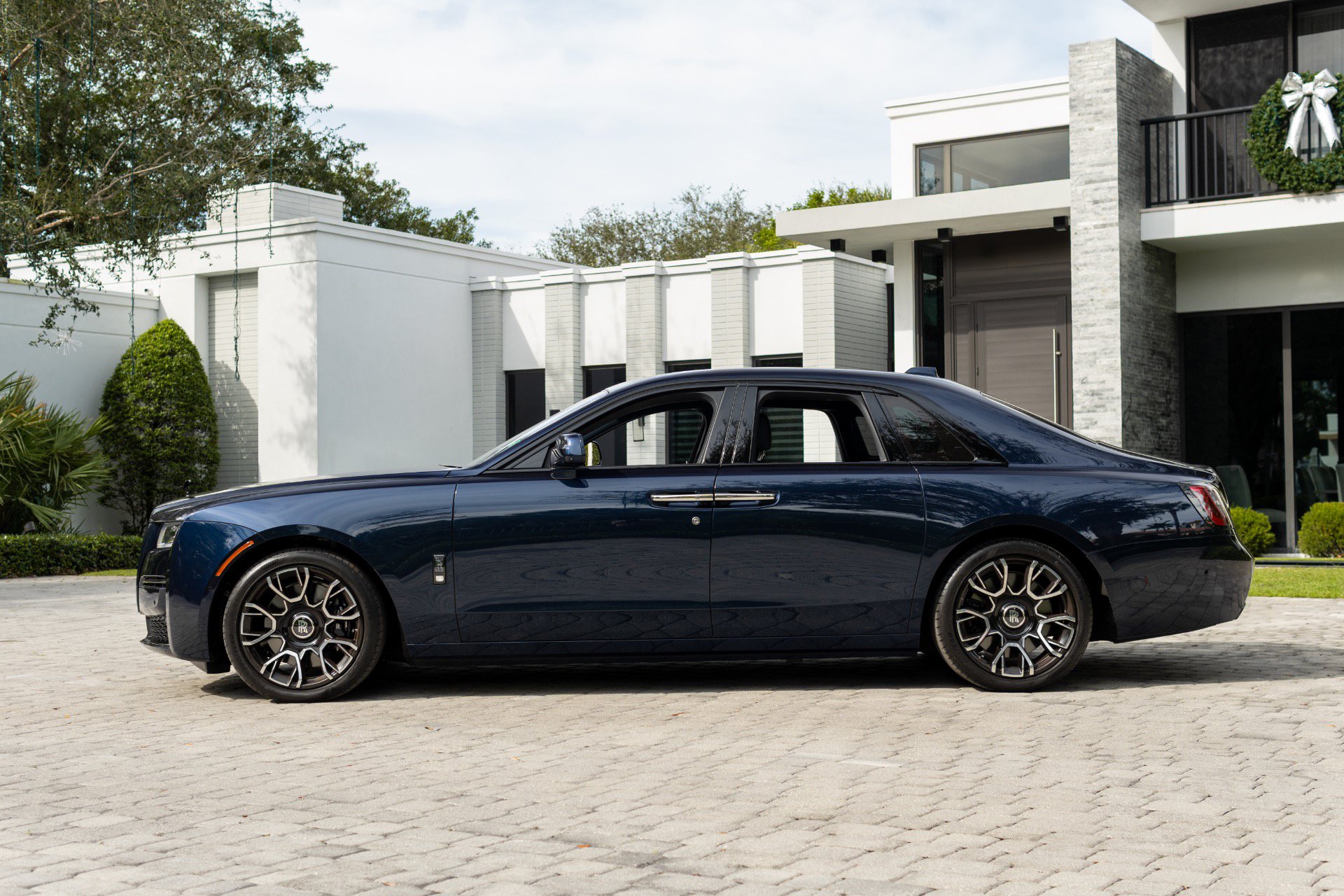 Used 2023 Rolls-Royce Ghost Black Badge w/ Black Badge Ghost Package AWD/4WD image 16