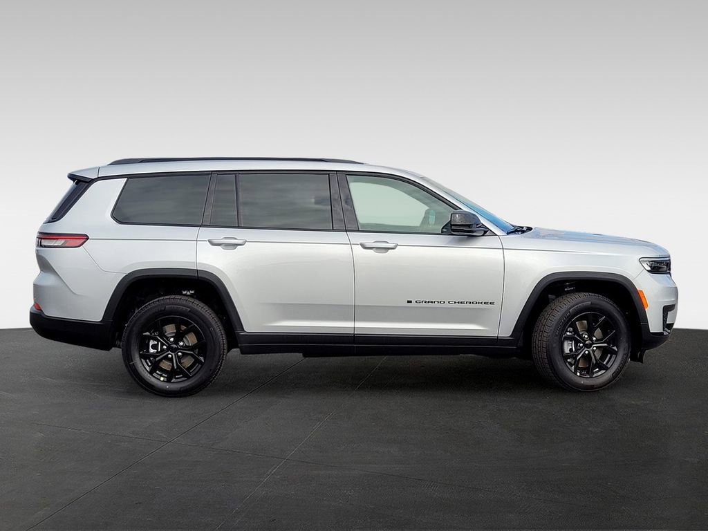 New 2025 Jeep Grand Cherokee L Altitude AWD/4WD image 3
